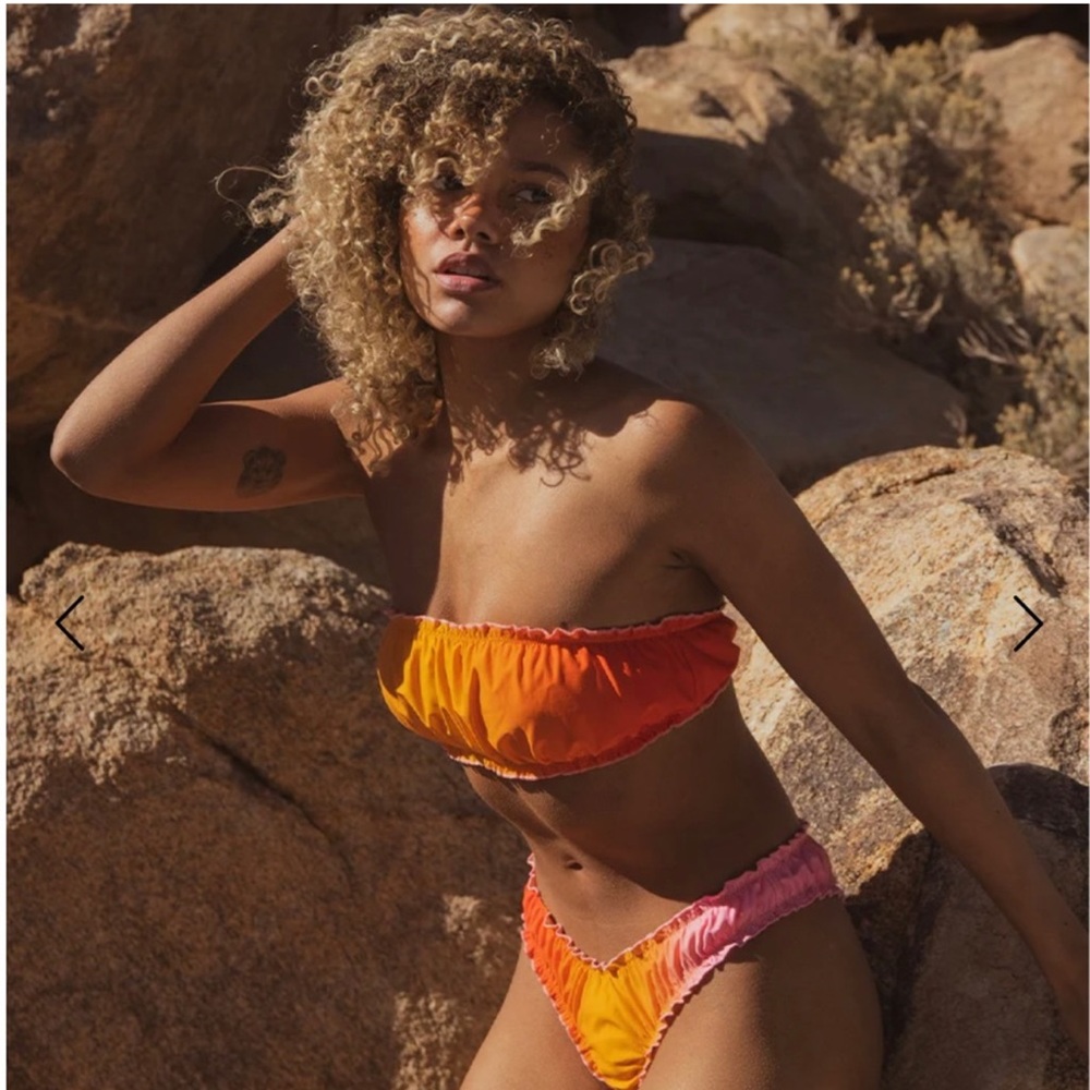 NWT WEWOREWHAT womens scrunchie bandeau top size M